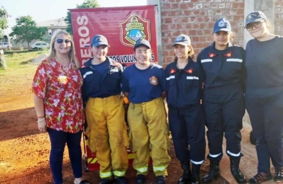 De cadetes "bomberitas" a bomberas voluntarias en un cuartel de Posadas
