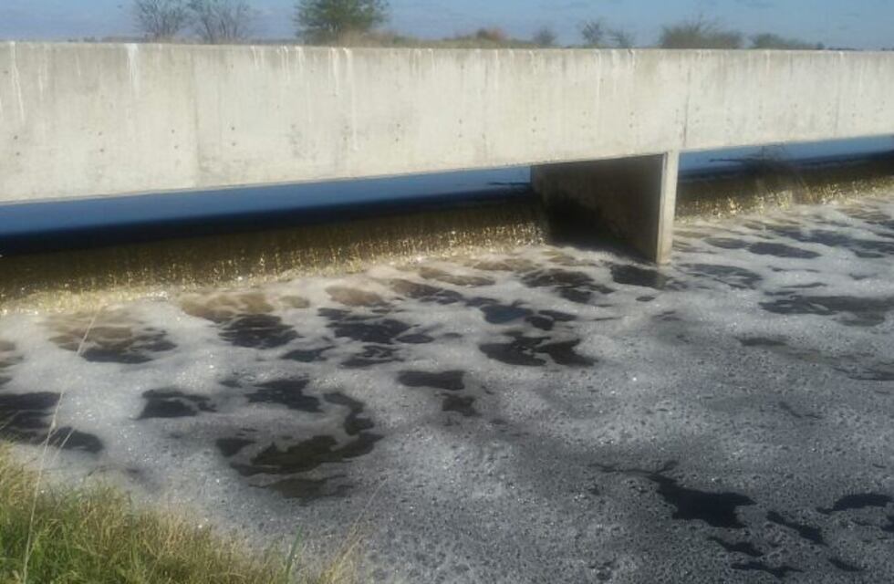 Agua de nadie: un canal que debía evacuar excedente hídrico de La Picasa a Buenos Aires tenía compuertas soldadas
