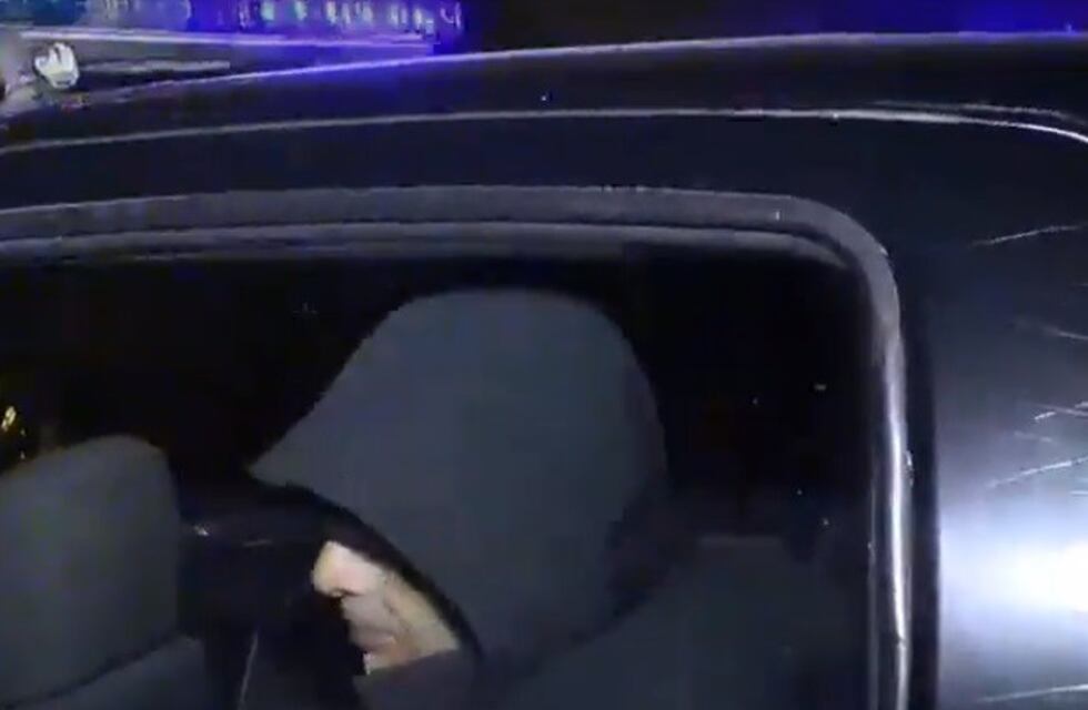 Encuentran a una anciana muerta en su casa y demoran a su hijo