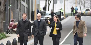 DYN04, BUENOS AIRES, 28/08/2017, EL JEFE DE GOBIERNO PORTEÑO, HORACIO RODRÍGUEZ LARRETA, INAUGURA RETIRO PEATONAL, UN PROYECTO QUE BUSCA REVITALIZAR EL ESPACIO PÚBLICO A TRAVÉS DE UN ENFOQUE INTEGRAL\u002E LA INICIATIVA INCLUYÓ LA PUESTA EN VALOR INTEGRAL DEL ÁREA COMPRENDIDA ENTRE CARLOS PELLEGRINI, DEL LIBERTADOR, MAIPÚ Y SANTA FE\u002E FOTO:DYN/LUCIANO THIEBERGER\u002E