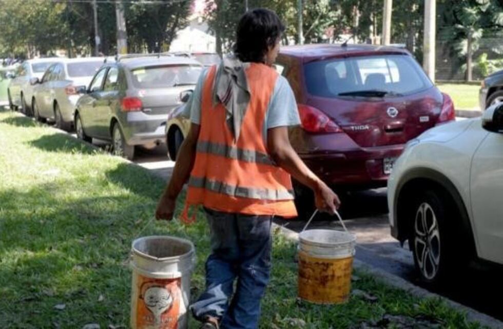 En Tucumán, una nueva ordenanza prohíbe la actividad a los "trapitos"