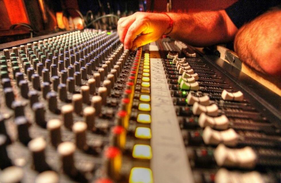 La UNTDF brindará una capacitación sobre operación técnica y tratamiento de audios