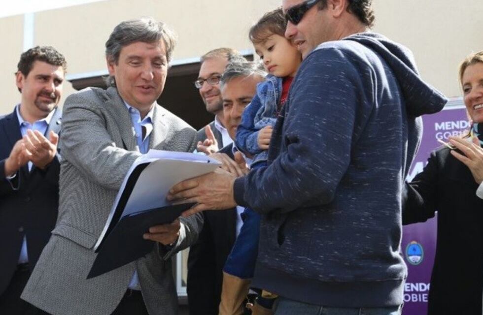 Félix denunció que casas entregadas del IPV son vendidas