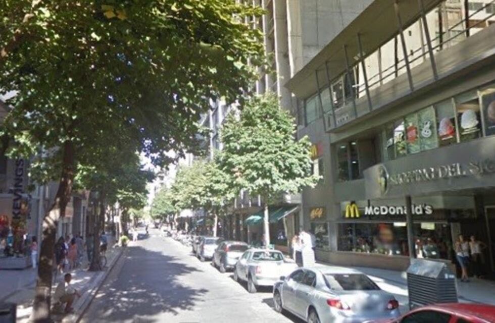 Trapitos que cobraban $80 por estacionar en el centro "sin que le pasara nada" al vehículo fueron detenidos