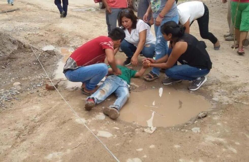 Un niño de 9 años que volvía de la escuela se electrocutó en Aguas Calientes