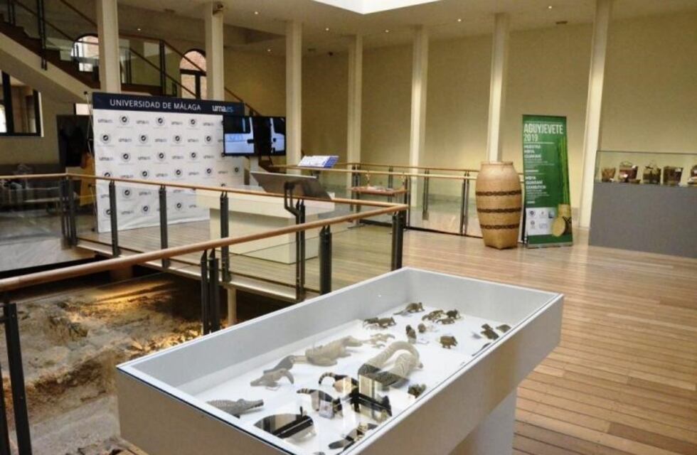 Exhiben artesanías guaraníes en España