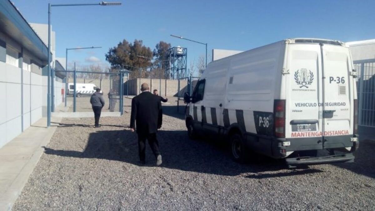 Trasladaron a los primeros 18 internos a la nueva Unidad Penal