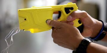 Pistolas taser