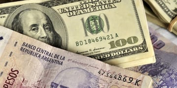 La Ley de Convertibilidad proponía que un peso valía lo mismo que un dólar. Foto: Archivo