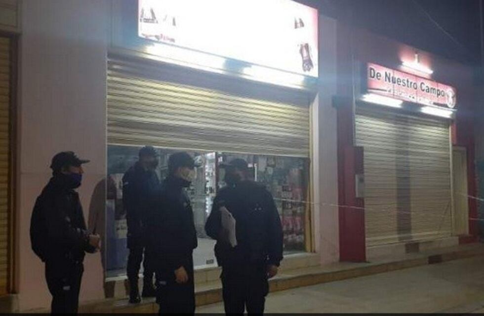 Enfrentó a dos ladrones en su negocio y terminó baleado