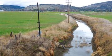 Revocan la prisión perpetua para una joven que arrojó a su bebé de tres meses a una acequia