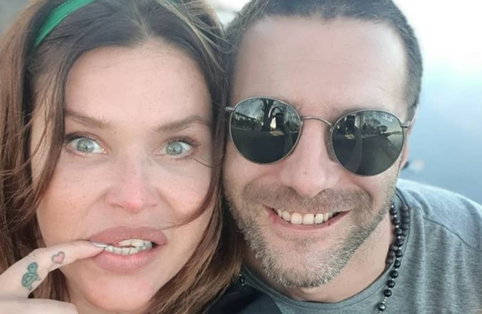 Nazarena Velez "chapó" con su novio en la pileta pero su cola se llevó todas las miradas