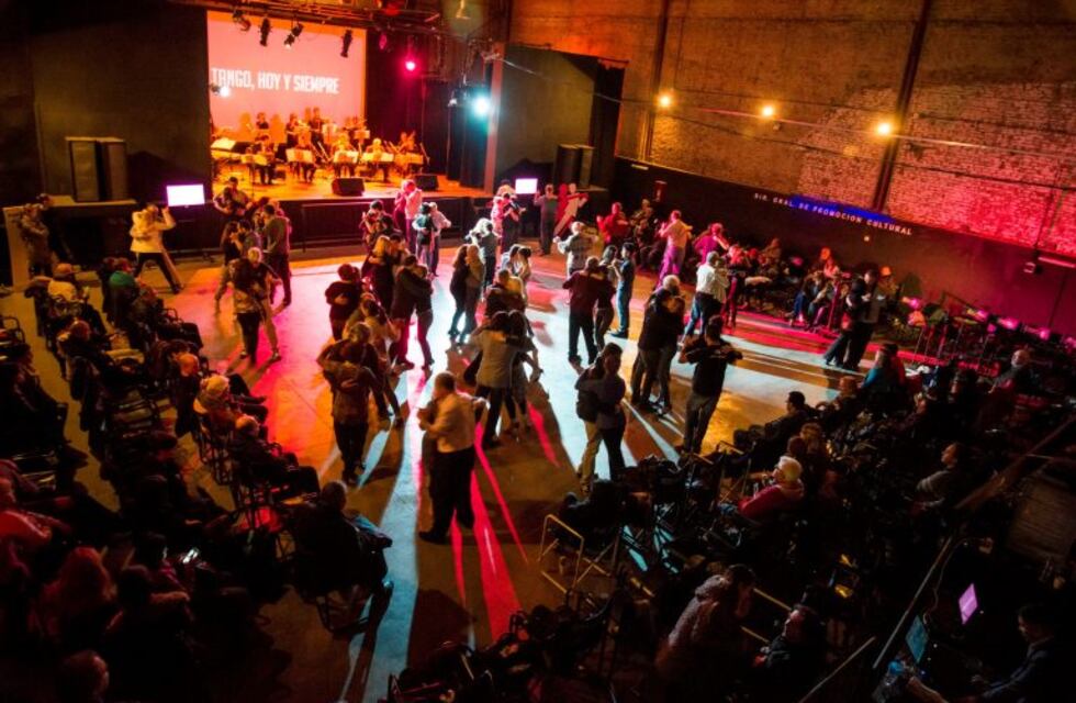 Arrancó el Festival y Mundial de Tango de la Ciudad