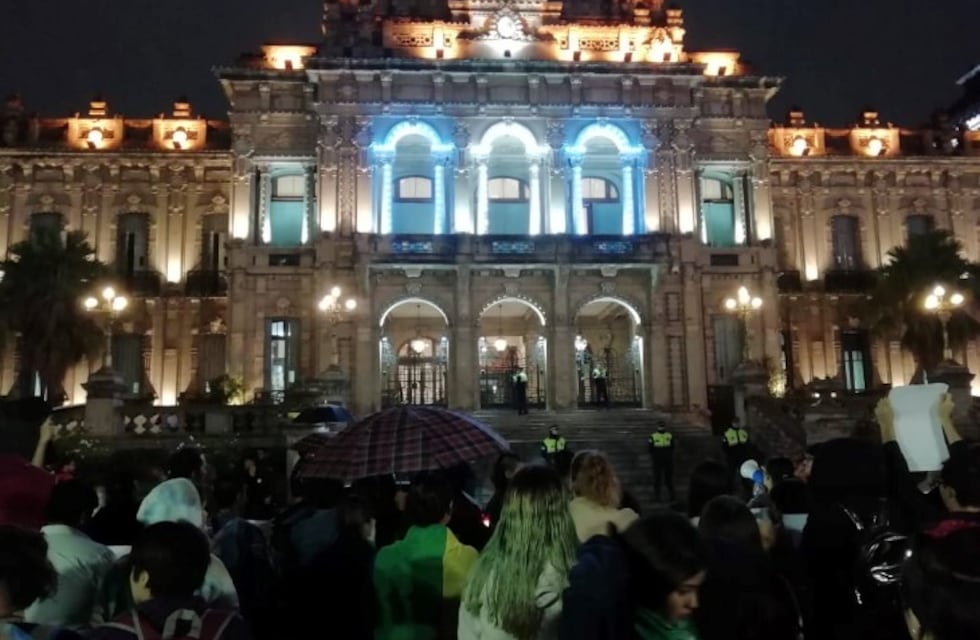 Se realizó una movilización frente a Casa de Gobierno para pedir justicia por Lucas