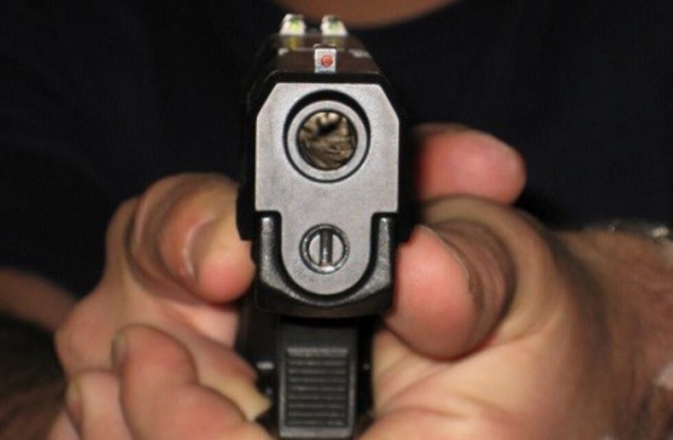 San Rafael: le roban el arma reglamentaria a un policía