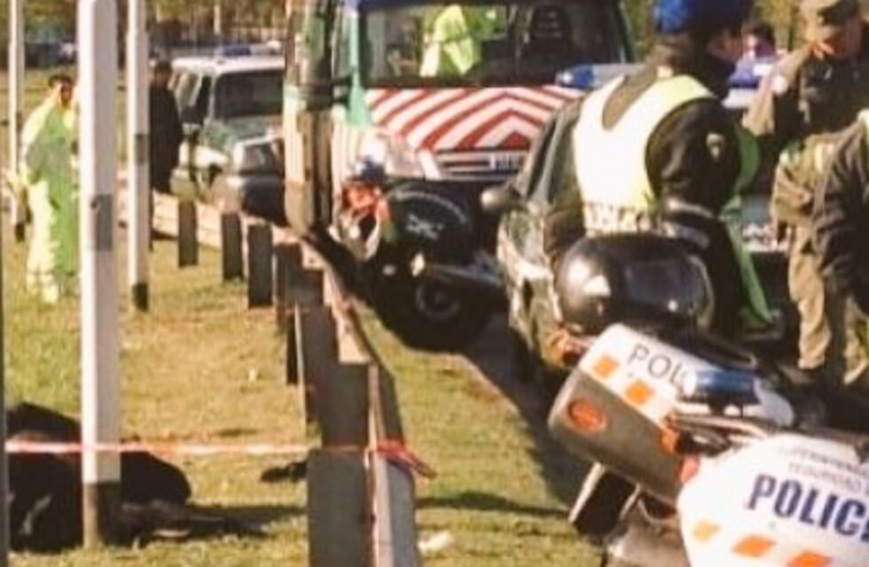 Hirieron de siete balazos a una mujer policía en un tiroteo en la Autopista Riccheri