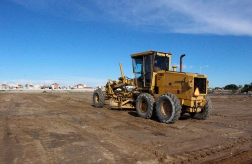 Limpian terrenos para construir espacios recreativos en Santiago