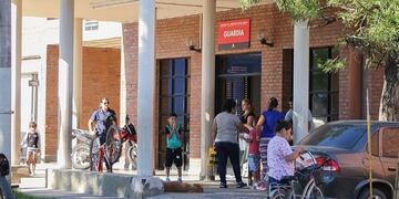 La víctima fue asisitida en el Hospital Gamen de Villa Gobernador Gálvez\u002E (Archivo)