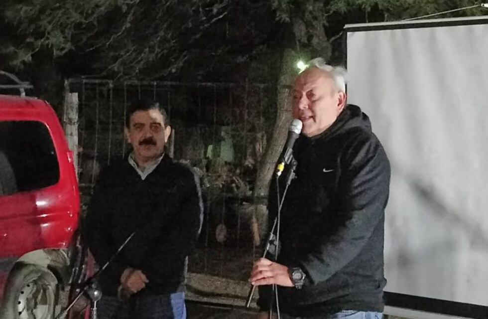 Multitudinaria caravana y acompañamiento en el cierre de campaña de José Luis Becker