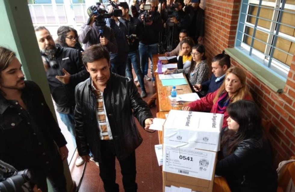 "Que hablen las urnas", dijo Rovira antes de votar