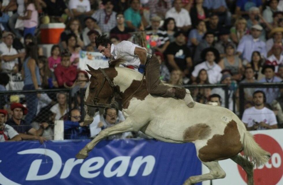 Caleta Olivia: Celebración del Día de la Tradición