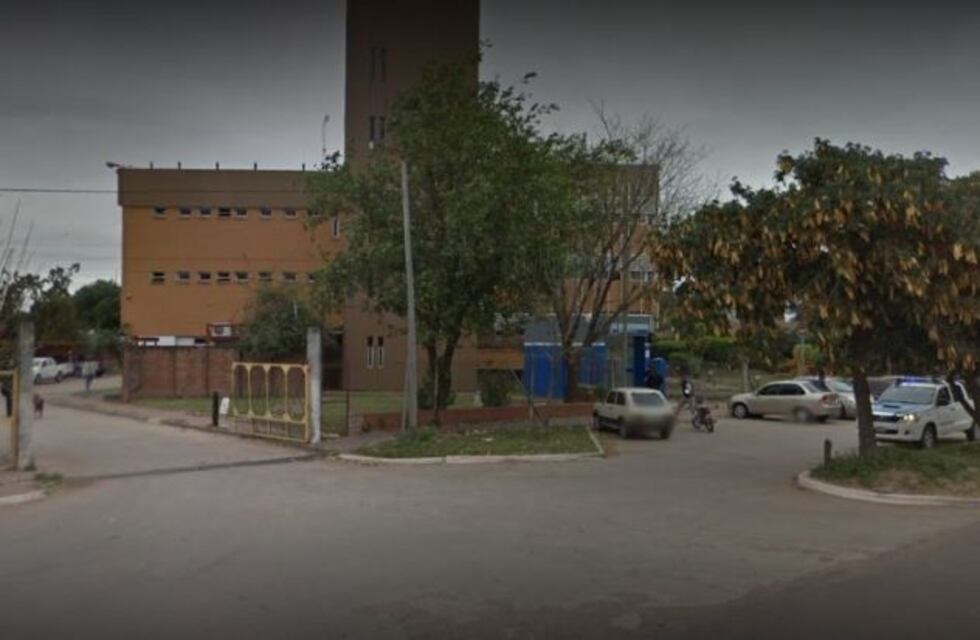 Avenida 25 de Mayo cortada por una manifestación frente a Vialidad Provincial