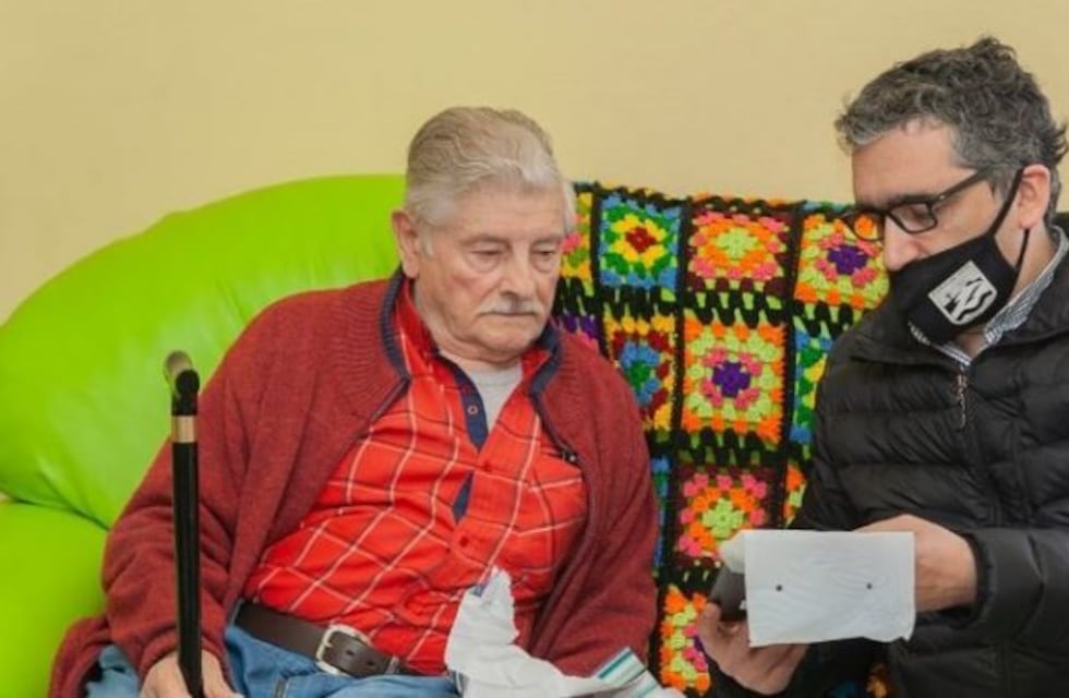 Entregaron tablets a los abuelos del Hogar Mixto San José