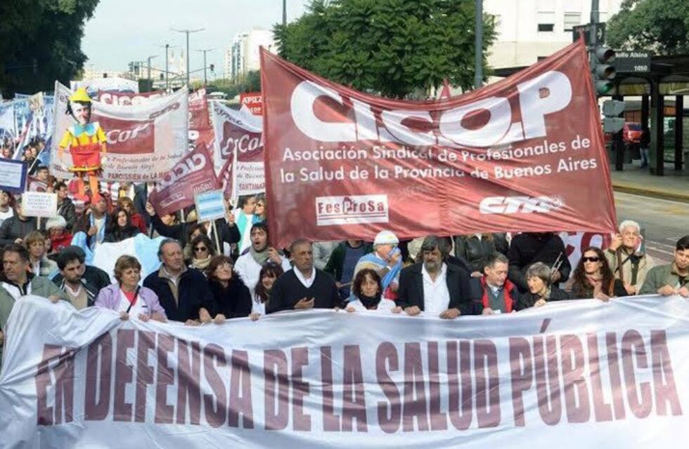 Médicos bonaerenses reclamaron que se cumpla con el acuerdo paritario y con la cláusula gatillo