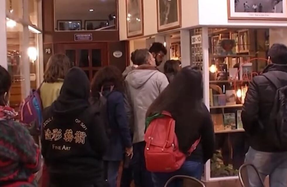 De festejo: una librería ofreció 49 por ciento de descuento por la victoria de Alberto Fernández