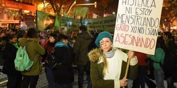 Miles de mujeres se congregaron esta tarde en el Centro mendocino en una nueva marcha \