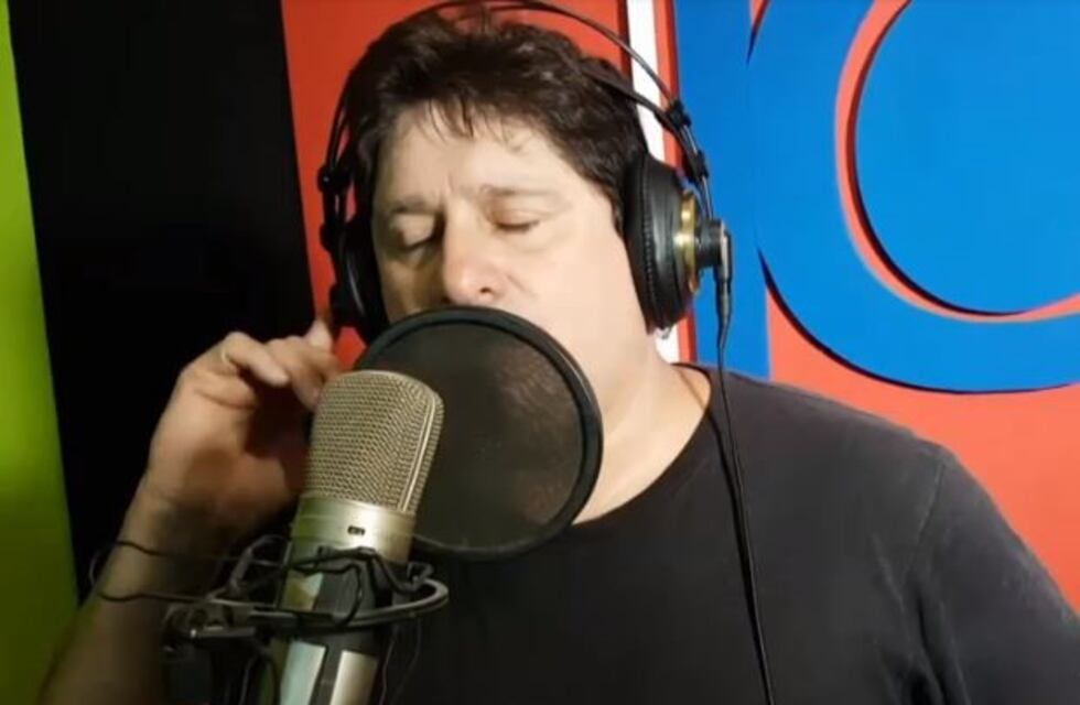 El cantante de Los Charros homenajeó al "Chino" de La Nueva Luna y se quebró