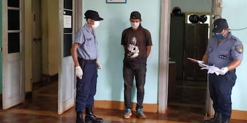 El joven no tenía ninguna identificación que confirmara sus afirmaciones\u002E