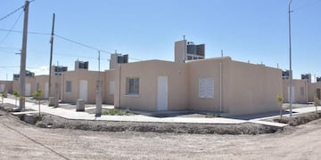 Los beneficiarios deben demostrar un ingreso mensual de 96.000 pesos para acceder al préstamo