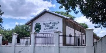 El operativo incluyó el allanamiento del Destacamento Móvil 2° de Gendarmería Nacional en Rosario\u002E (Archivo)