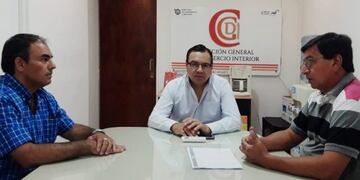En el marco de las gestiones el encargado de Comercialización, Precios y Estadística, Nicolás Carrizo, y el coordinador de Comercio Justo, Osvaldo Juárez, mantuvieron días atrás una reunión con el representante de la empresa Agroandina, Alejandro Carbajo\u002E