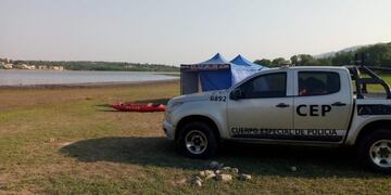 Buscan a un hombre en las profundidades del lago San Roque\u002E