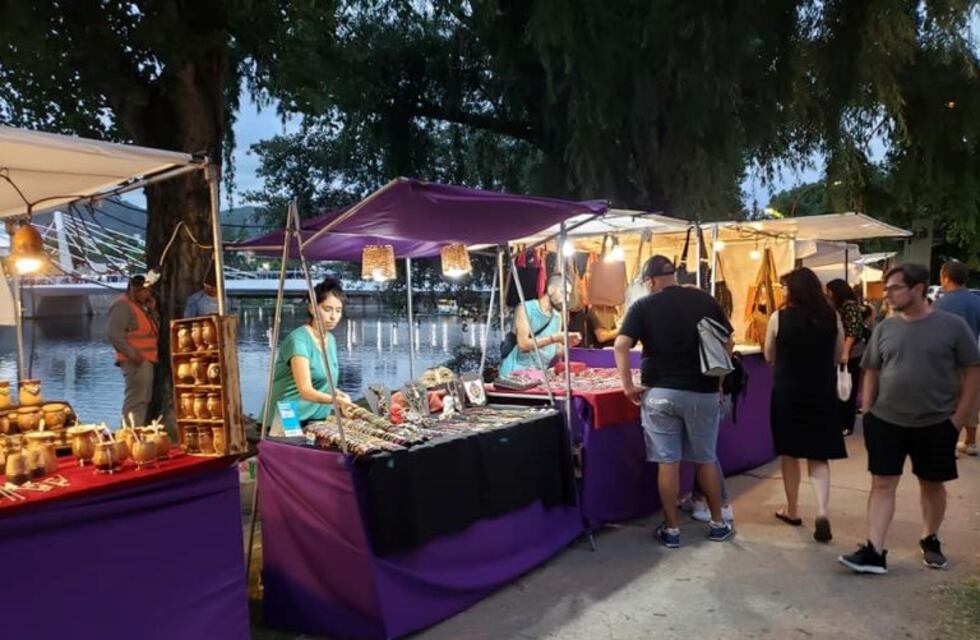 La Feria de Artesanos de la costanera continuará durante los fines de semana de abril