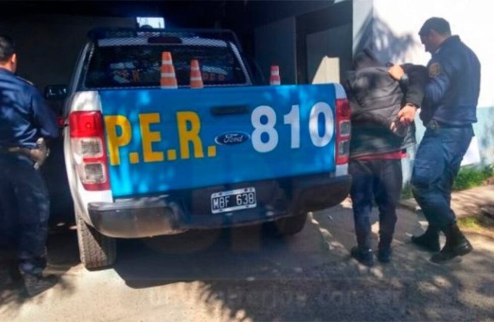 Robó, se durmió en un auto y lo detuvieron