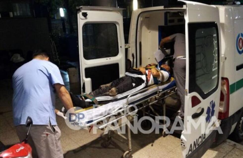 Chocó contra una camioneta estacionada y perdió varios dientes