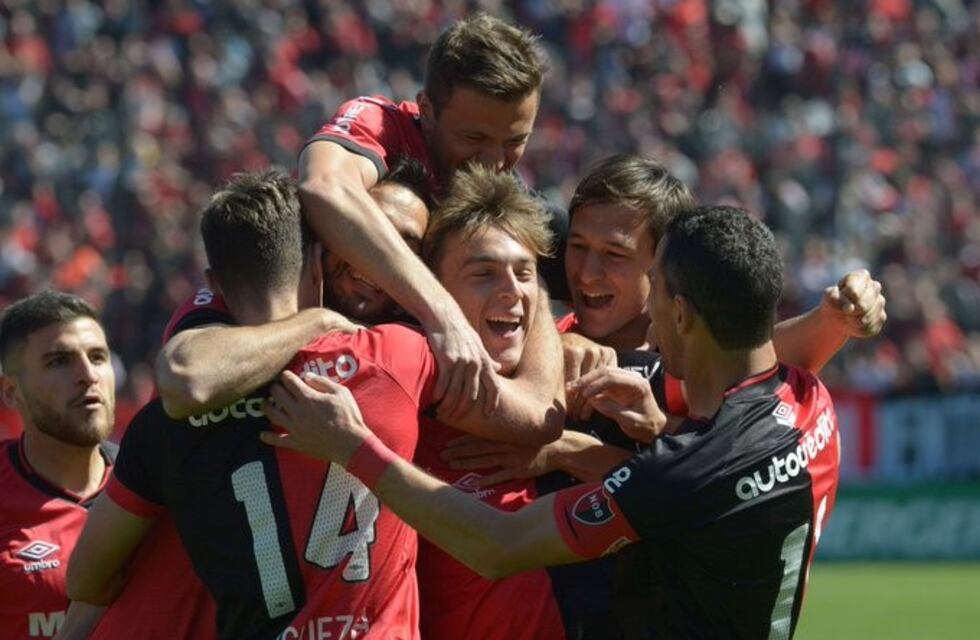 Newell's extendió su buen momento y venció 2 a 0 a Aldosivi en el Coloso Marcelo Bielsa