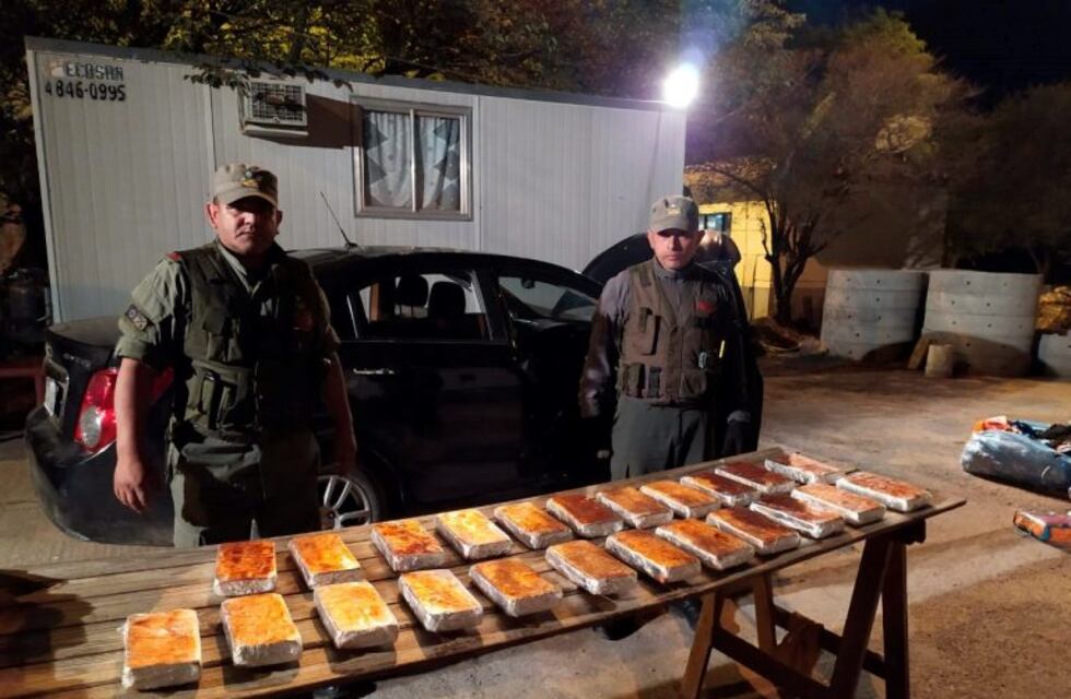 Tres sujetos viajaban hacia Tucumán con 24 kilos de cocaína en su vehículo