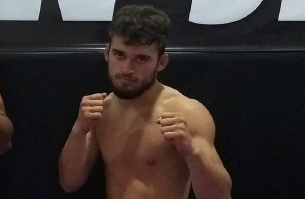 MMA: noche gloriosa para Manuel Expósito en Río Segundo