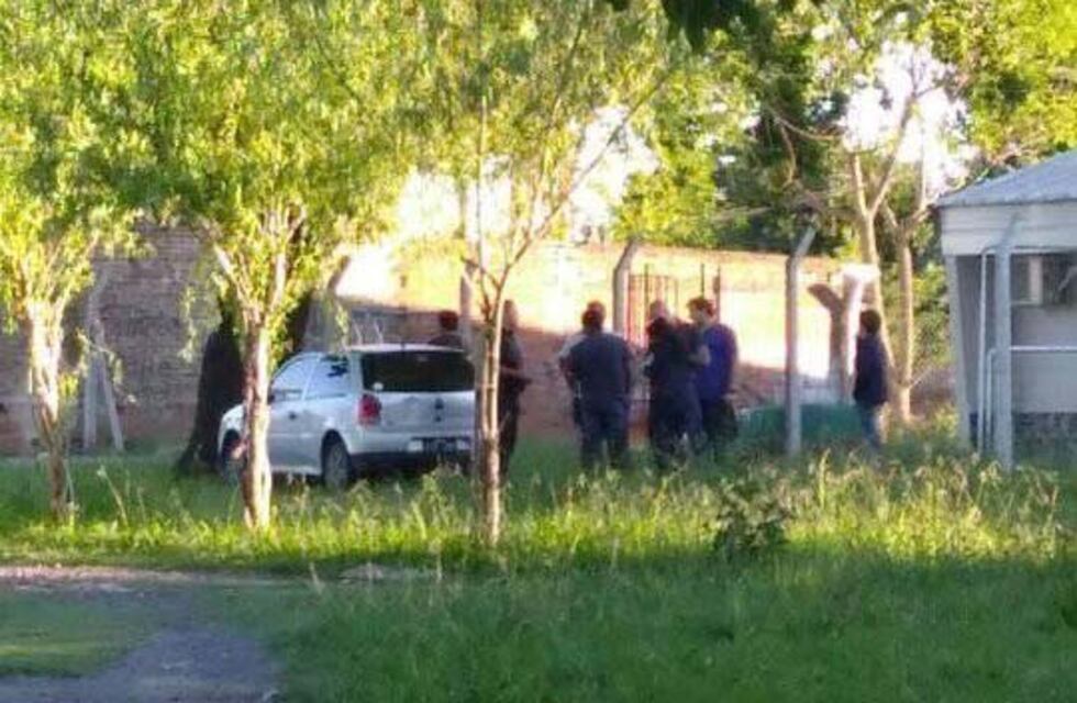 Encontraron abandonado un auto que había sido robado en barrio Somisa