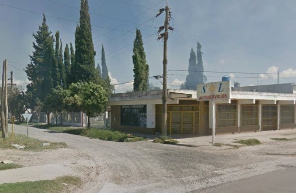Jóvenes detenidos por intentar llevarse carne de un súper en bolsas de carbón