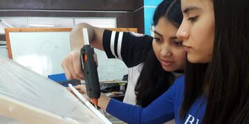 Alumnas de Comodoro pasaron a la final de la Maratón Nacional de Robótica