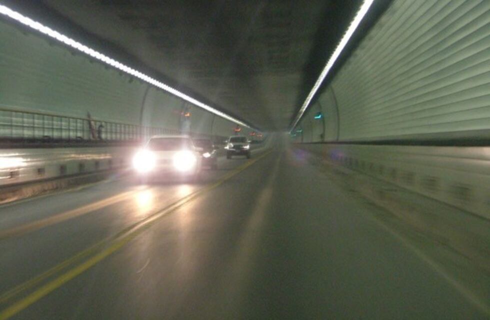 Cumple 50 años el Túnel Subfluvial y se festeja con fuegos artificiales de "baja densidad"