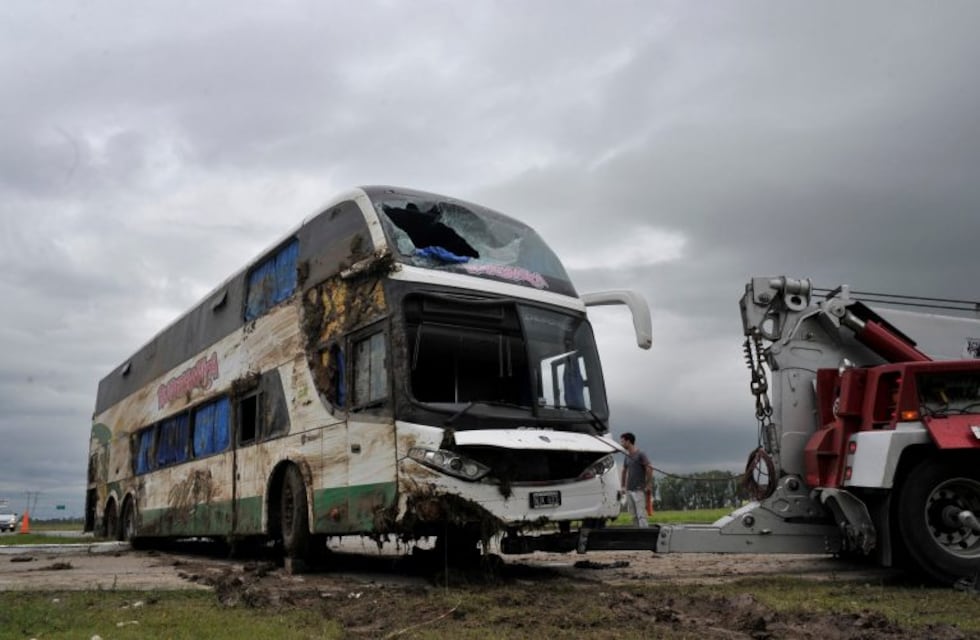 Determinarán en 60 días si los micros de doble piso son aptos para las rutas nacionales