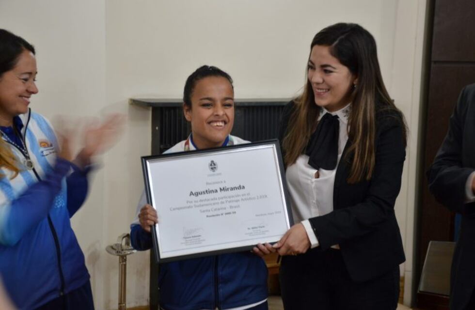 Diputados homenajeó a patinadora con discapacidad que ganó el Sudamericano