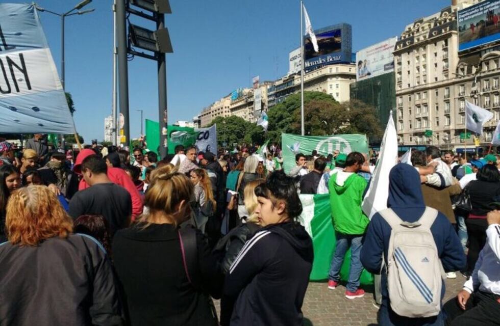 Terminó la protesta en el Obelisco, pero continúan los problemas de tránsito en el Microcentro