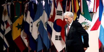 El escritor peruano Mario Vargas Llosa, tras su discurso en la sesión inaugural del VIII Congreso Internacional de la Lengua Española (CILE)\u002E